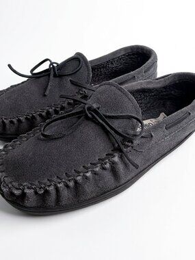 Minnetonka Moccasins Size 8 Men 9.5 Women Pile Lined Hardsole Charcoal Suede